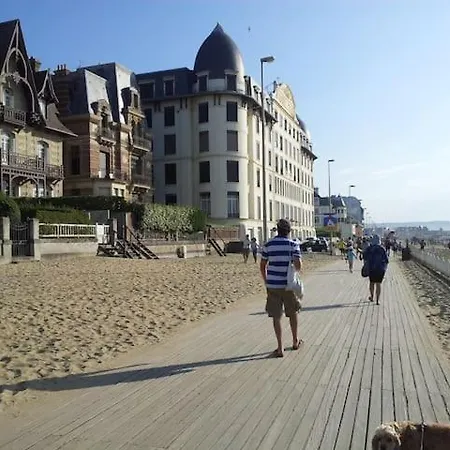 Un Chez Soi Bord De * Trouville-sur-Mer