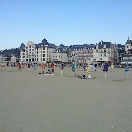 Un Chez Soi Bord De Apartment *