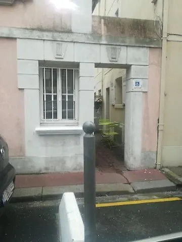 Un Chez Soi Bord De *